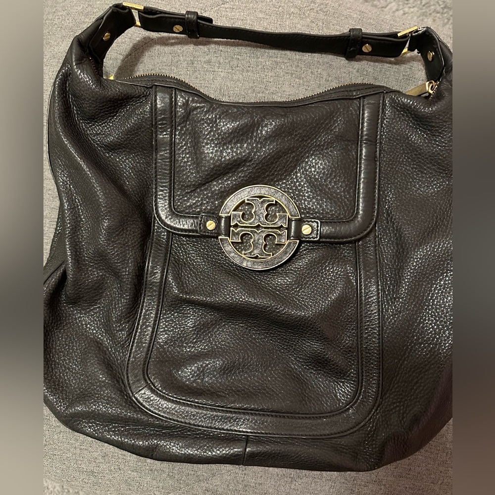 Black Amanda style hobo Tory Burch